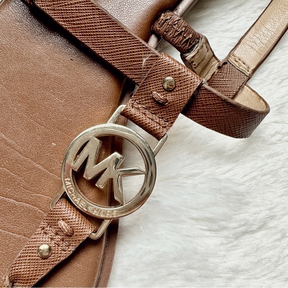 MICHAEL KORS Sondra Flat Logo Sandals - Picture 5 of 6